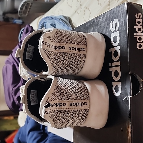 Addias - Picture 3 of 7